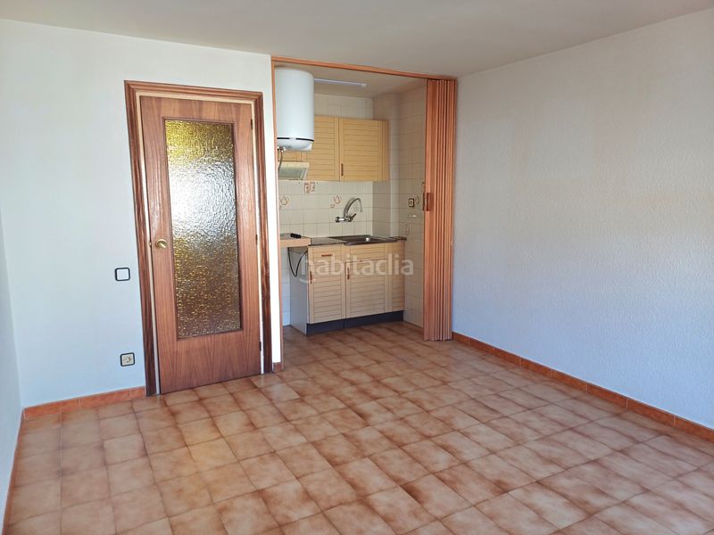 Foto 56ef8a96-f2b7-48df-8d7a-0dcf361a98a1. Estudio en Centre Pineda de Mar