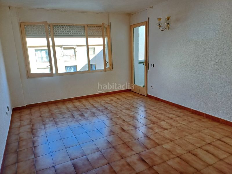 Foto 89968a0b-68bd-4c0d-9783-d3cfd75aa820. Estudio en Centre Pineda de Mar