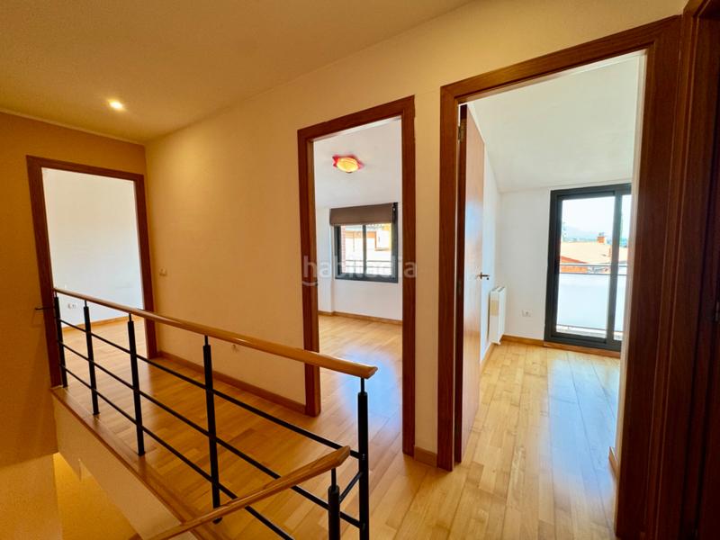 Foto 13c2bf7f-d546-45dc-bade-79f4e32904ce. Dúplex amplio y luminoso dúplex en gélida con 4 habitaciones, parking y trastero incluidos. en Gelida