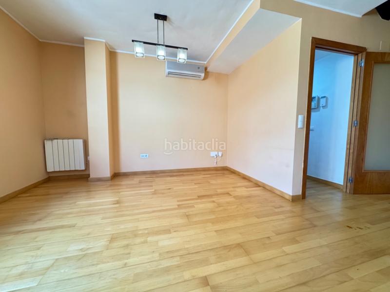 Foto 589e7d42-e8b6-4496-b015-0b5ebd271ce1. Dúplex amplio y luminoso dúplex en gélida con 4 habitaciones, parking y trastero incluidos. en Gelida