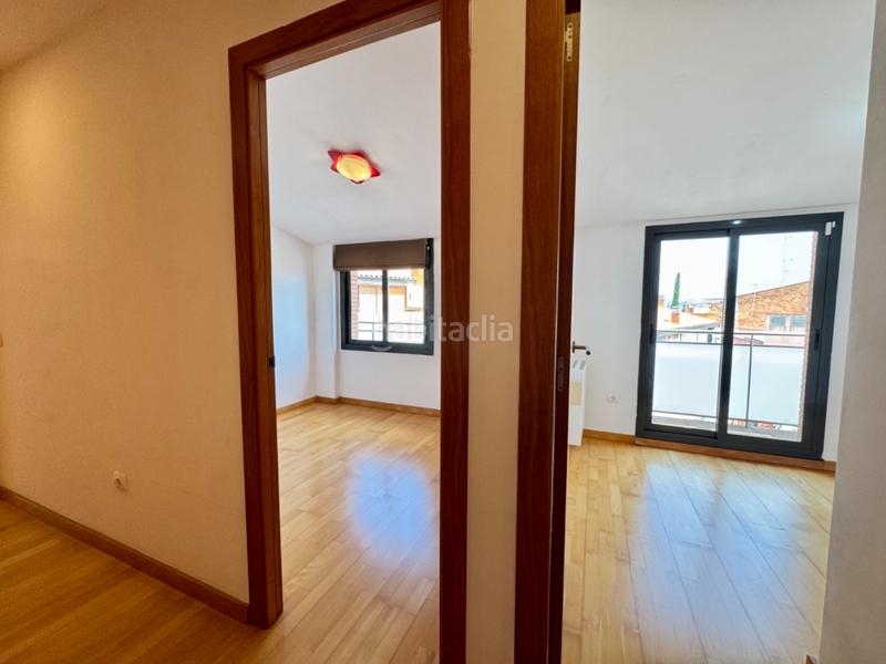 Foto 6900726e-3aed-46e8-b8ca-c30a1b46aca2. Dúplex amplio y luminoso dúplex en gélida con 4 habitaciones, parking y trastero incluidos. en Gelida
