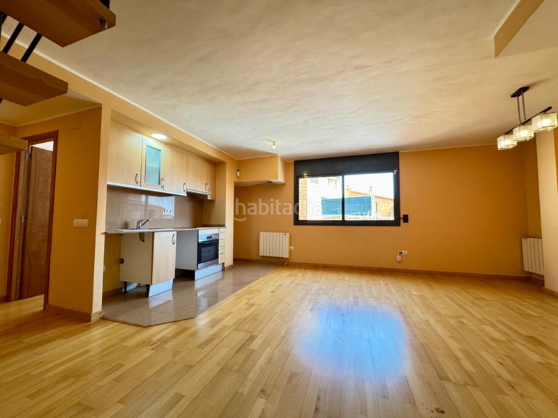 Foto a814cbd1-f551-447b-8905-865260cc45ff. Dúplex amplio y luminoso dúplex en gélida con 4 habitaciones, parking y trastero incluidos. en Gelida