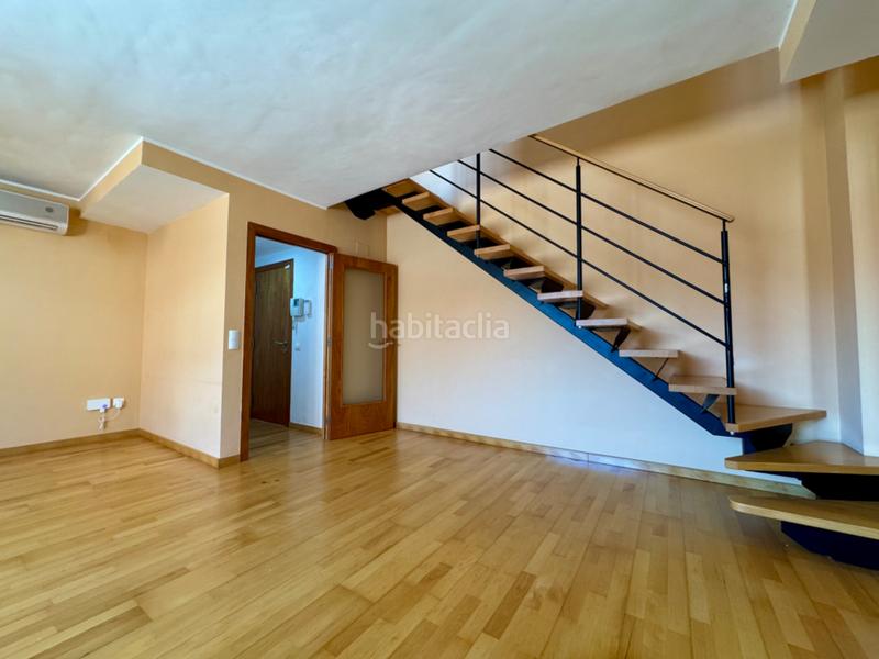 Foto b2f9c557-8599-493c-b747-f82e1810f749. Dúplex amplio y luminoso dúplex en gélida con 4 habitaciones, parking y trastero incluidos. en Gelida