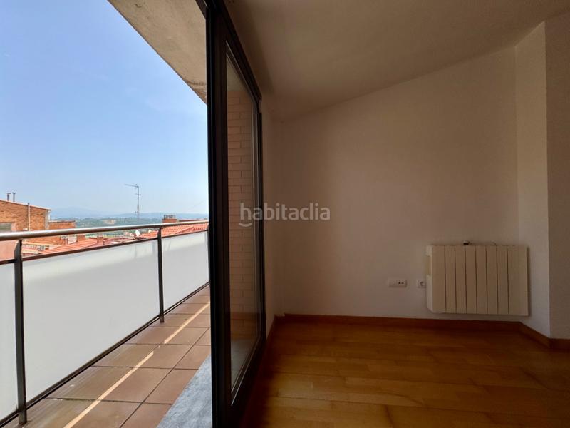 Foto bbfb8b4c-426d-4781-a00f-8df08d27660c. Dúplex amplio y luminoso dúplex en gélida con 4 habitaciones, parking y trastero incluidos. en Gelida