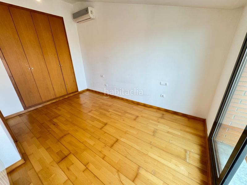 Foto c02f0f32-f9c1-44cd-b82c-ca96e5d81396. Dúplex amplio y luminoso dúplex en gélida con 4 habitaciones, parking y trastero incluidos. en Gelida