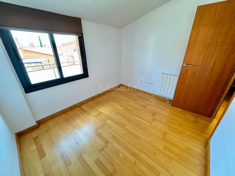 Foto c2ae44a7-e902-4ce3-87f9-bb3bebf9faa6. Dúplex amplio y luminoso dúplex en gélida con 4 habitaciones, parking y trastero incluidos. en Gelida