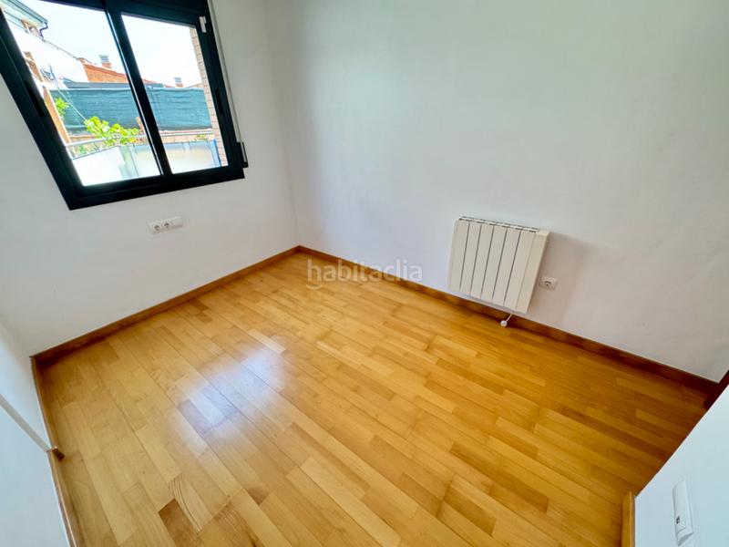 Foto d8c37e94-231c-4511-b75a-ab06a9969662. Dúplex amplio y luminoso dúplex en gélida con 4 habitaciones, parking y trastero incluidos. en Gelida