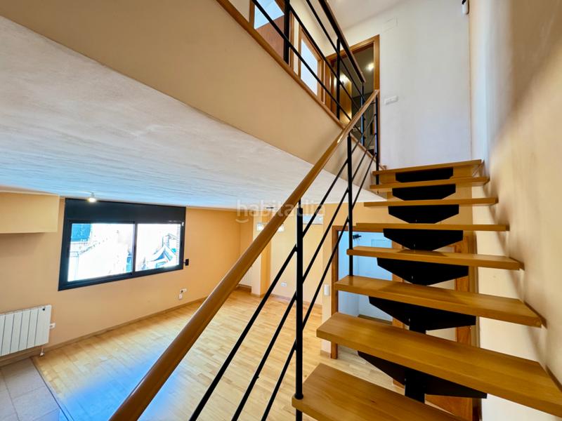 Foto d969e95e-baac-428b-9bef-38379ee1c053. Dúplex amplio y luminoso dúplex en gélida con 4 habitaciones, parking y trastero incluidos. en Gelida