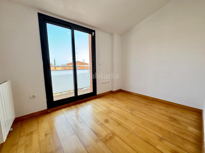 Foto ffa0911a-24e4-427d-bb85-29d30890d95f. Dúplex amplio y luminoso dúplex en gélida con 4 habitaciones, parking y trastero incluidos. en Gelida