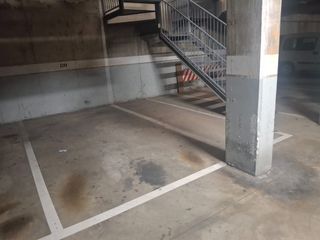 Autoparkplatz  Carrer de joaquim rubi� i ors. Plaza de parking amplia en venta � coche + moto en sant boi (mar