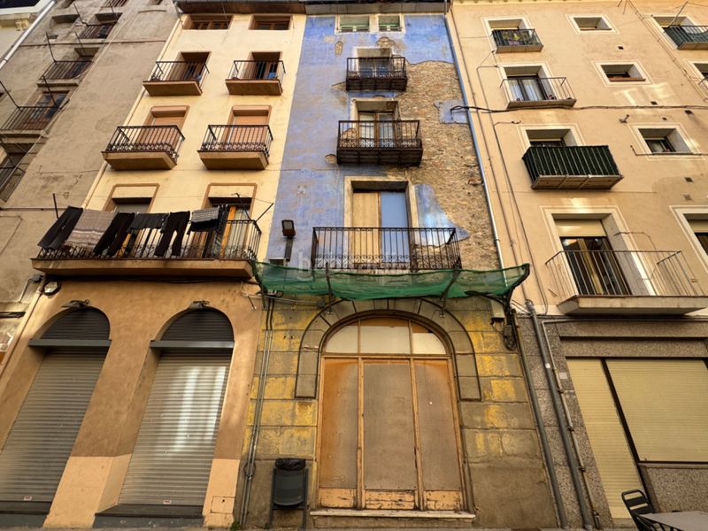 Foto 38a69a8e-54f9-463a-99ec-5a62847a5558. Edificio in Ripoll