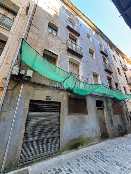 Foto 7b5a4d45-46b1-48b1-b360-210419dd5fc6. Edificio in Ripoll