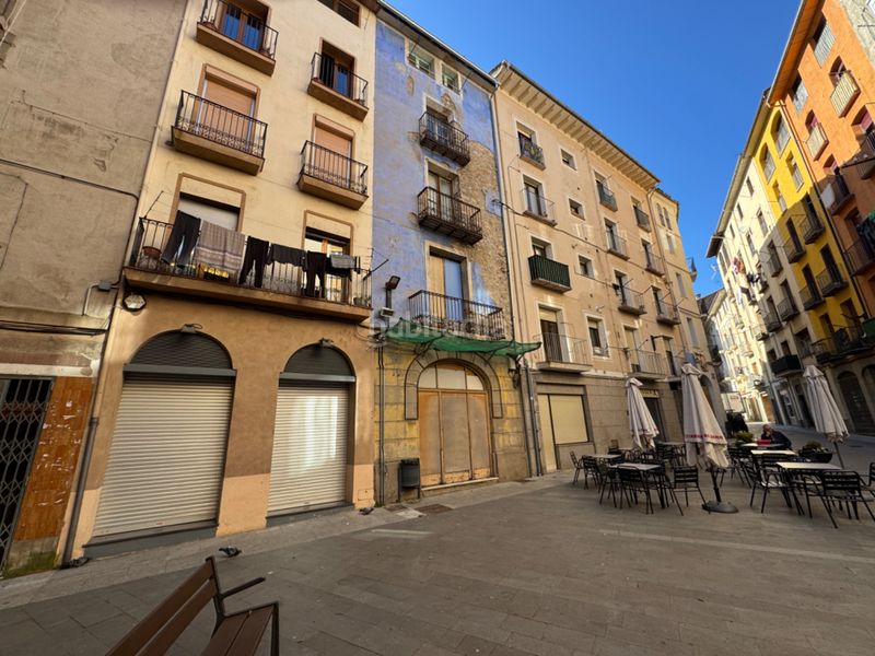 Foto a794cd70-f87b-4534-8add-7923613cd54c. Edificio in Ripoll