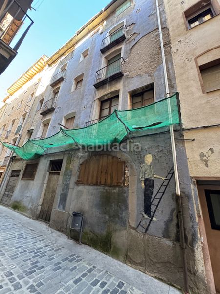 Foto bd096906-443d-4834-bc51-0ed2fd7aa029. Edificio in Ripoll