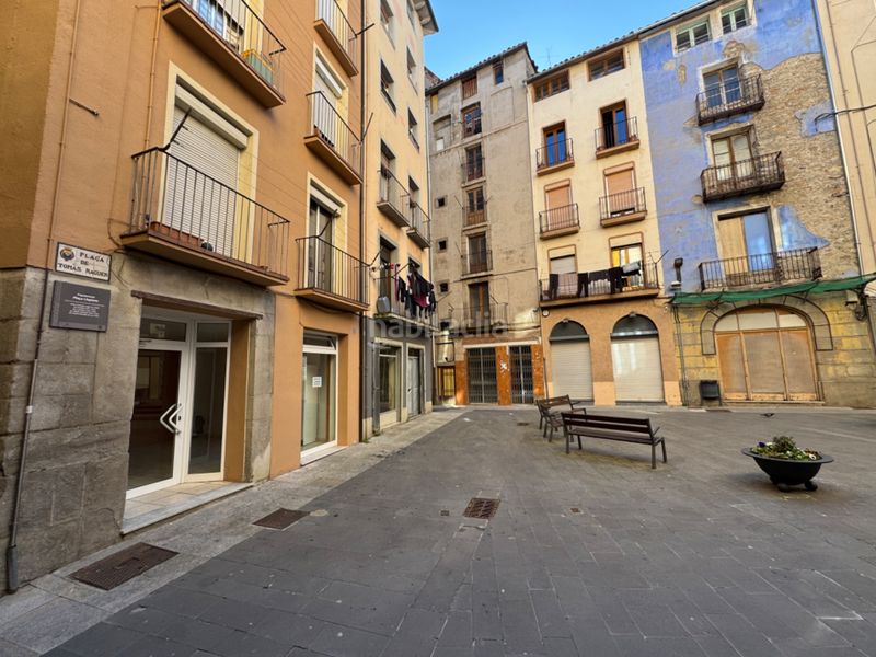 Foto e807f628-6de4-4f8f-bfcc-f018b1a953b5. Edificio in Ripoll