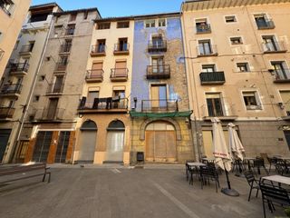 Edificio  Plaça de tomàs raguer