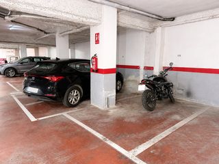Aparcament cotxe a Carrer de Joaquim Rubió i Ors 26