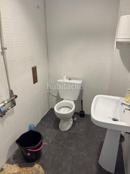 Foto 024f3f9a-96eb-4c79-8e3c-9910c894b2ad. Alquiler local comercial . no dispone de vitrina!!! en Vic