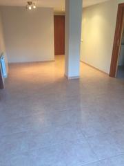 Pis a Carrer de la indústria 52. Piso en la zona del ambulatori