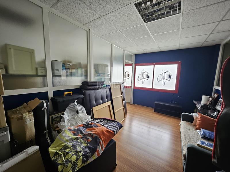 Foto d9846350-aa79-4bb2-8a8e-fe99c485cc43. Industrial building with heating in Moraleja de Enmedio