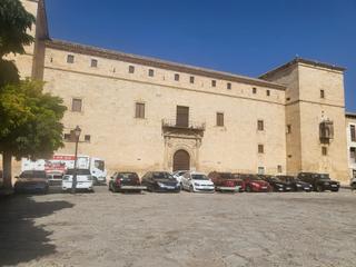 Maison à Pastrana. Piso al cuadrado vende casa en el bonito pueblo de pastrana!!