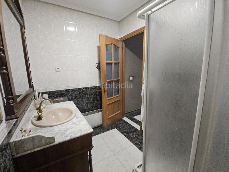 Foto 2de6fe70-114a-43f4-9ed1-cb39e3b774d7. Chalet avec chauffage parking piscine dans Yeles