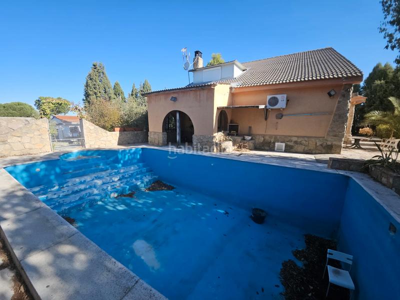 Foto 96ea3f81-8cc2-4e12-b178-a5bcf14b021f. Chalet avec chauffage parking piscine dans Yeles