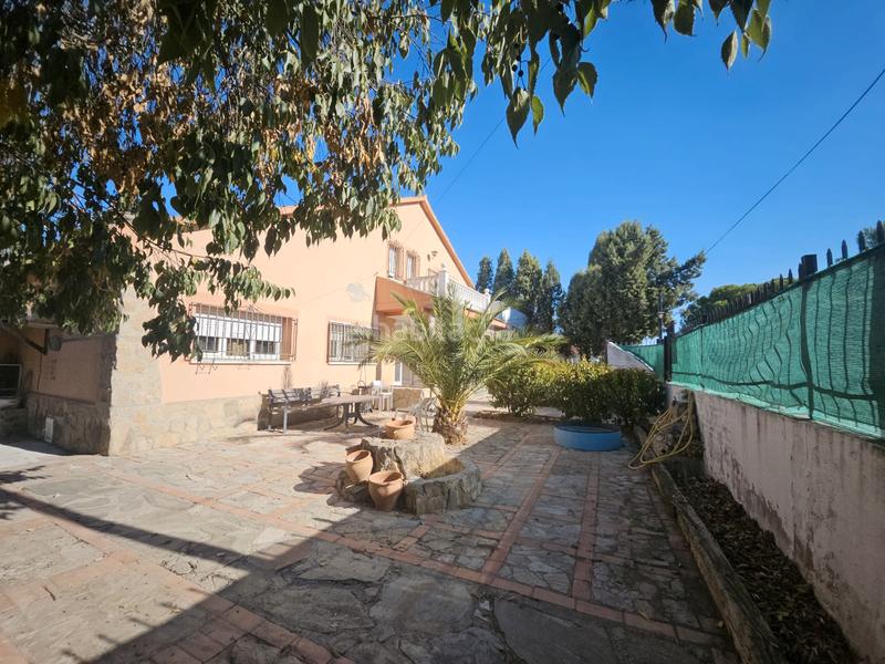 Foto d37a3b6b-d4e5-4ab5-b47f-ea432508768c. Chalet avec chauffage parking piscine dans Yeles