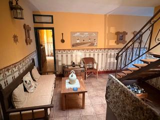 Casa a Villarrubia de Santiago. Piso al cuadrado s.l.u. vende encantadora vivienda rural de 200