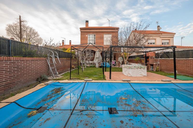 Foto fc11c22a-230a-4b8a-8a50-51aa541ecc3d. Casa independiente en venta c. cacabelos en Valdebebas - Valdefuentes Madrid