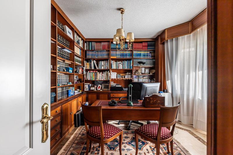 Foto 303c8f8d-c532-44af-902f-fe9a8767f48e. Casa con piscina in Centro Alcobendas