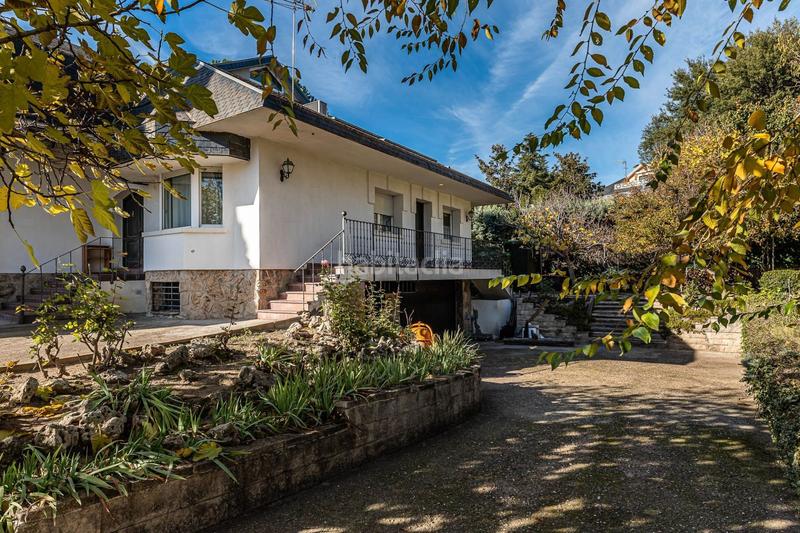 Foto 63c6de1d-f8af-41c8-8ce0-0d0a45bce125. Casa con piscina in Centro Alcobendas