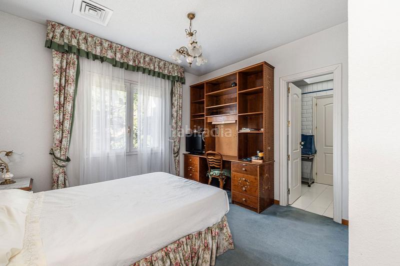 Foto cf5ffac7-9f37-4c9f-8cc5-3da08799e0be. Casa con piscina in Centro Alcobendas