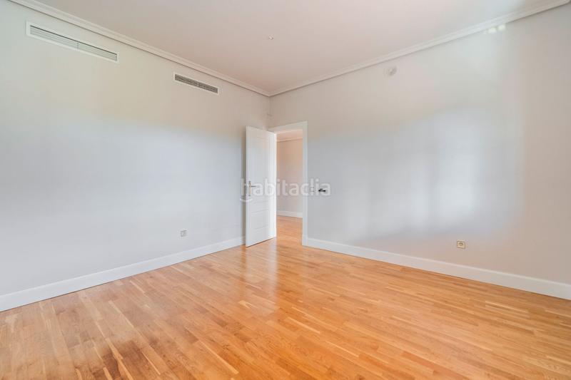 Foto 99374c3d-aed5-4cd0-9a52-e98560c424d7. Casa amb calefacció piscina a Navalquejigo-Los Arroyos Escorial (El)