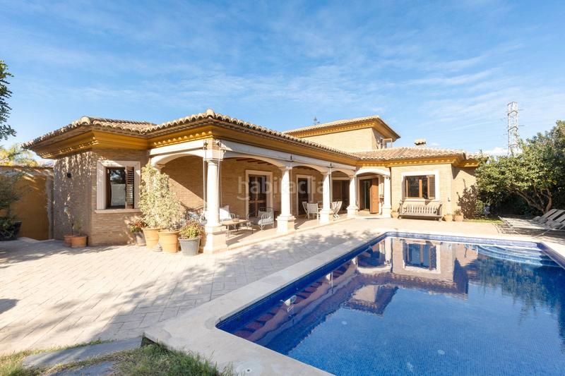 Foto c339f537-1349-40c6-825a-11996117e8a4. Casa chalet en venta urbanización torre conill en Bétera