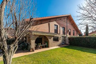 Maison jumelée à Villafranca del Castillo. Chalet pareado villafranca del castillo