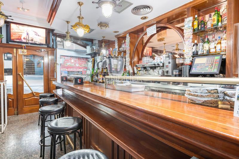 Foto 572f0117-19d3-46ee-bc6e-f803873e69b1. Piso restaurante en venta en c. de mateo garcía en Madrid