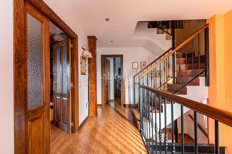 Foto bc4b7b5c-2670-4fc3-b3ff-52866be1d2d6. Maison avec piscine dans Montecarmelo Madrid