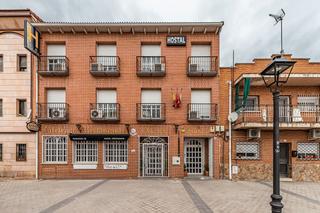 Pis a San Agustín de Guadalix. Encantador hostal restaurante en san agustín de guadalix