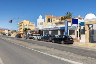 Local Comercial a Les Bovetes - La Felicidad. Inmejorable local en venta en denia