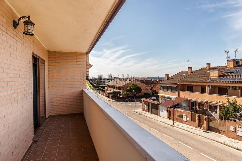 Foto d2942671-0bea-439d-a372-852433d1a86a. Casa adossada amb piscina a Parque Coimbra Móstoles