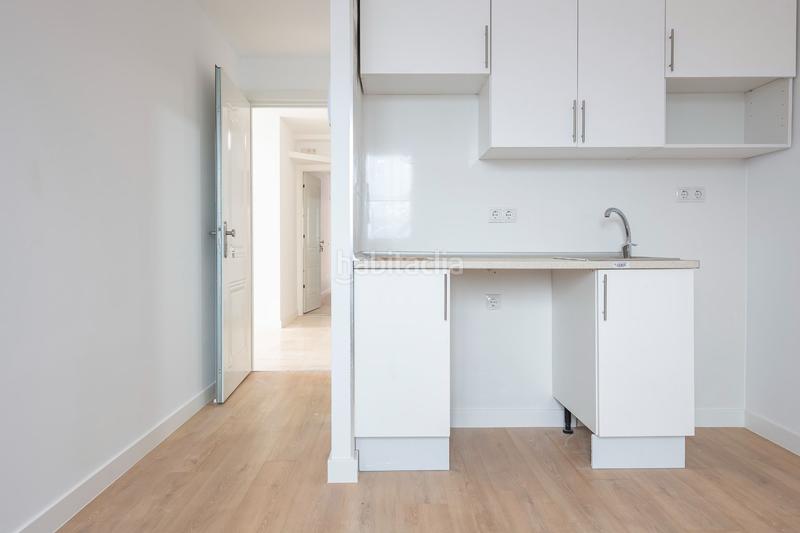 Foto cb29c37f-ea1c-45c3-8fe2-9433f46e27cd. Casa chalet para inversión en herrera oria en Peñagrande Madrid