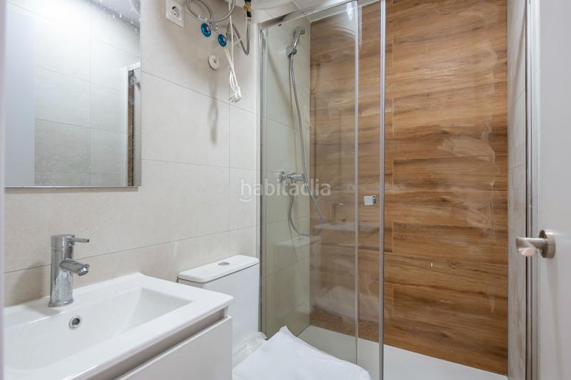 Foto f504c131-bb7d-41ff-ab6d-d43d77282355. Casa chalet para inversión en herrera oria en Peñagrande Madrid