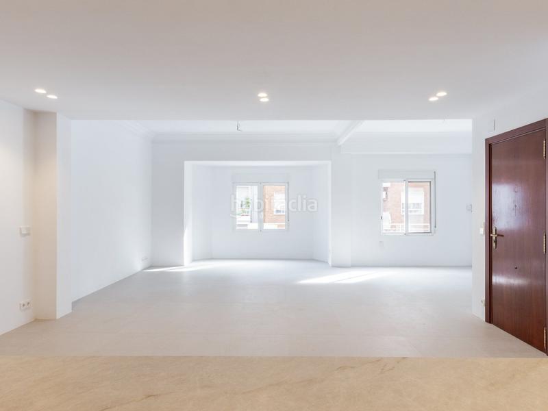 Foto a267f33f-401a-4da6-afbb-448d59333e05. Pis a El Botànic Valencia