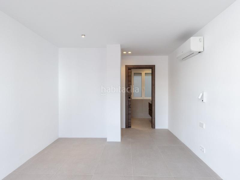 Foto c3ace12a-0177-4eef-80d5-381aa569fe34. Pis a El Botànic Valencia