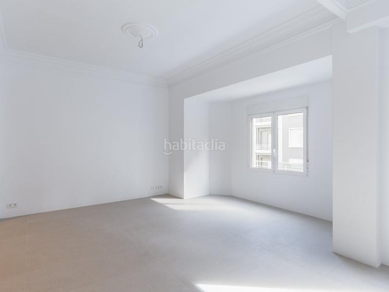 Foto dc2816f7-4743-444d-bf59-ff44772bec76. Pis a El Botànic Valencia