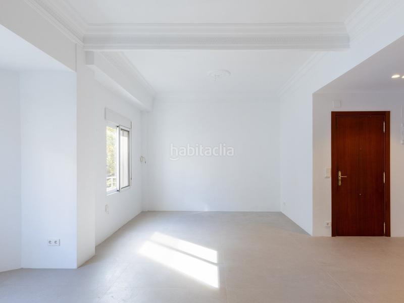 Foto f661db74-faf0-4fc9-bfcb-368637fee8f4. Pis a El Botànic Valencia