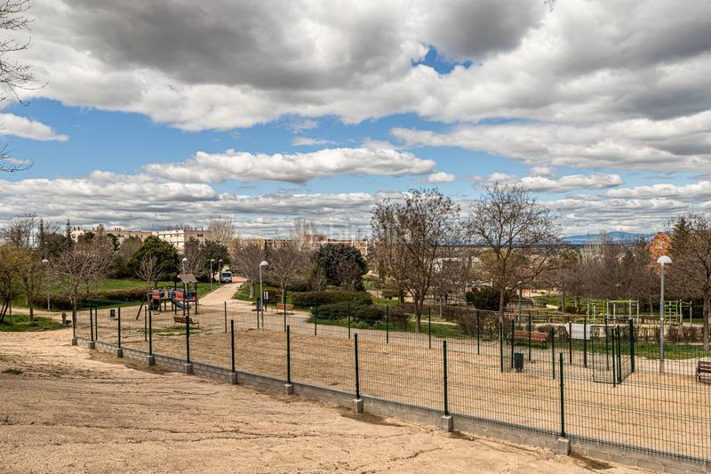 Foto e1fd9db6-dd6c-4f91-94b9-14857998730a. Terreny residencial a Parque Coimbra Móstoles