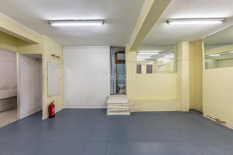 Foto 5ec0dc97-d5f1-49bb-a31e-eb943291cb99. Local comercial local con proyecto de coliving en av de san luis en Madrid