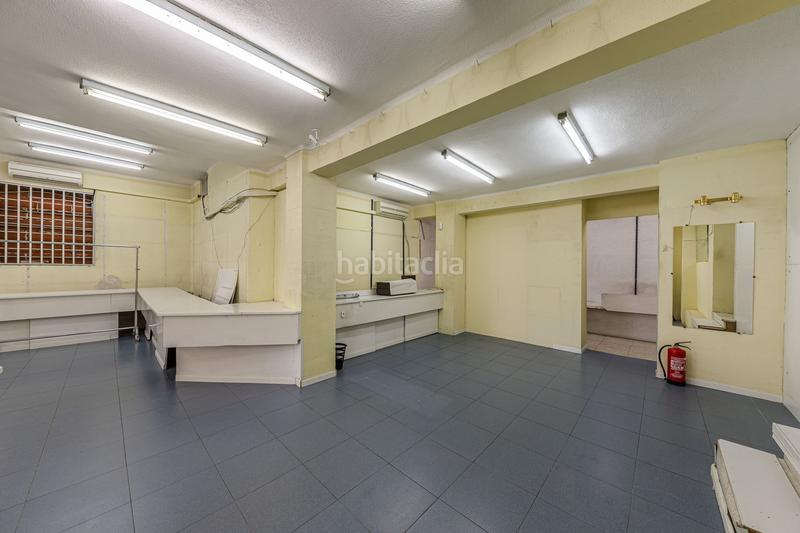 Foto 76da4e34-8263-4617-bf81-1059f3fcb3e7. Local comercial local con proyecto de coliving en av de san luis en Madrid